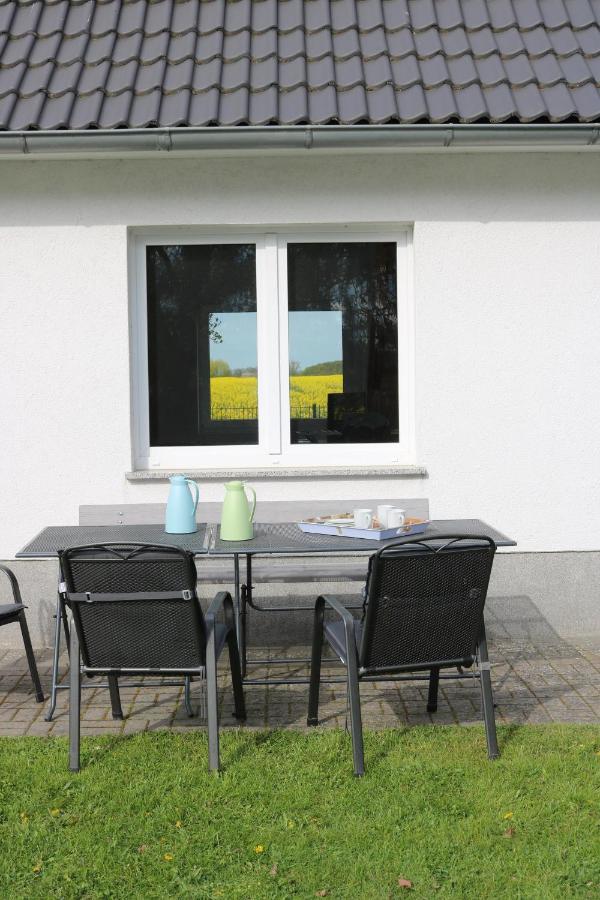 Kleines Haus Am Feld Villa Rehna Eksteriør billede